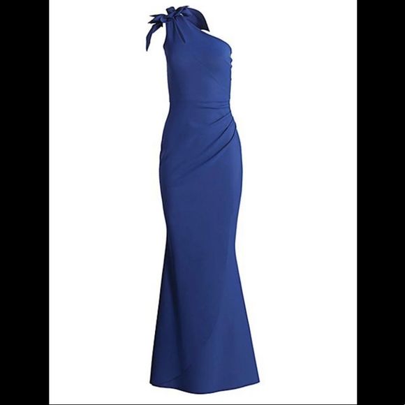 Chiara Boni La Petite Robe
Gosia One-Shoulder Gown - Picture 1 of 11